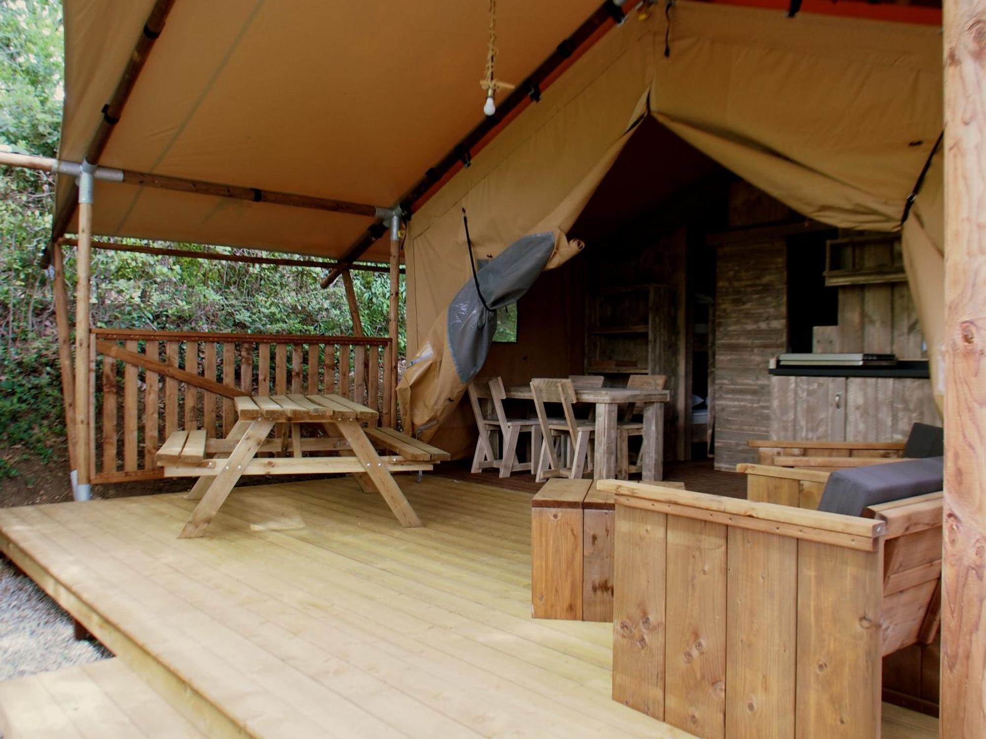 Camping Mas Du Sartre Saint Alban Auriolles Exteriör bild